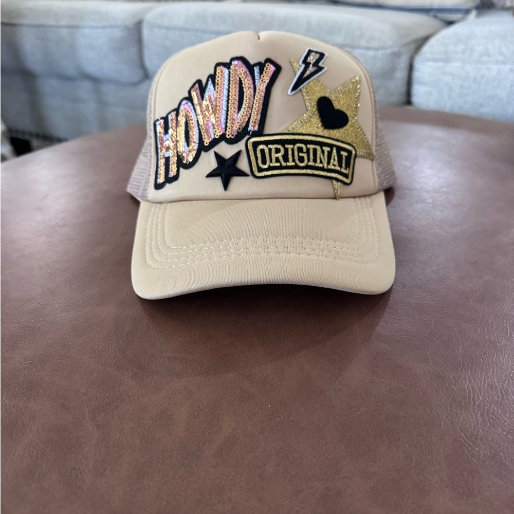 Tan “HOWDY” Trucker Hat